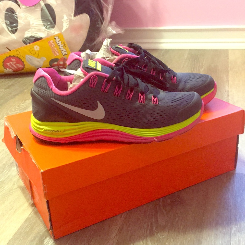 Nike kids lunarglide sneakers. Size 4.5Y